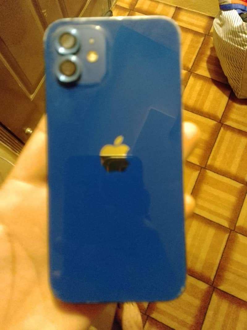 Apple iPhone 12 4