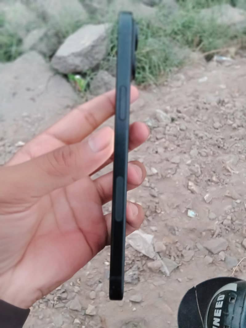 Apple iPhone 15 plus 2
