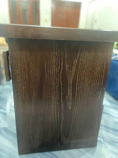 table  good quality wood no damage