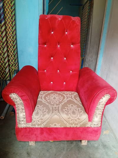 kids chair 10/9 condition urgent sale