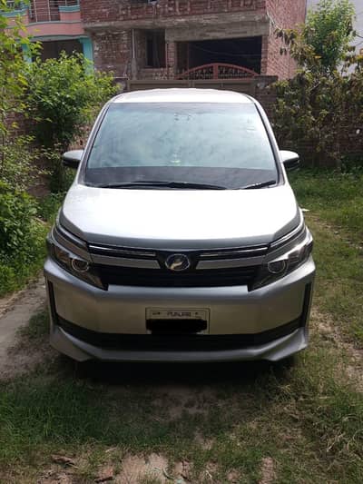 Toyota Voxy Hybrid 2016