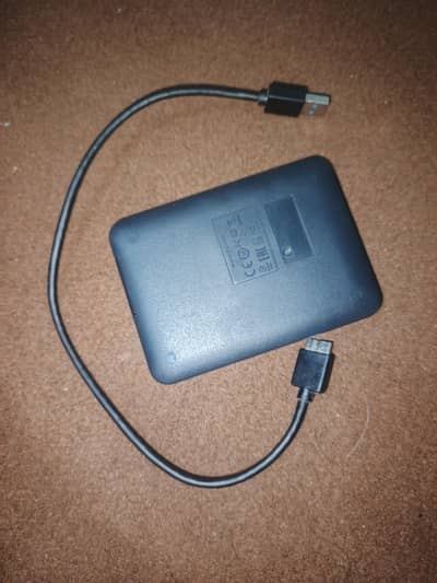 new 500 gb. external hard drive 10/10 condition new hard drive