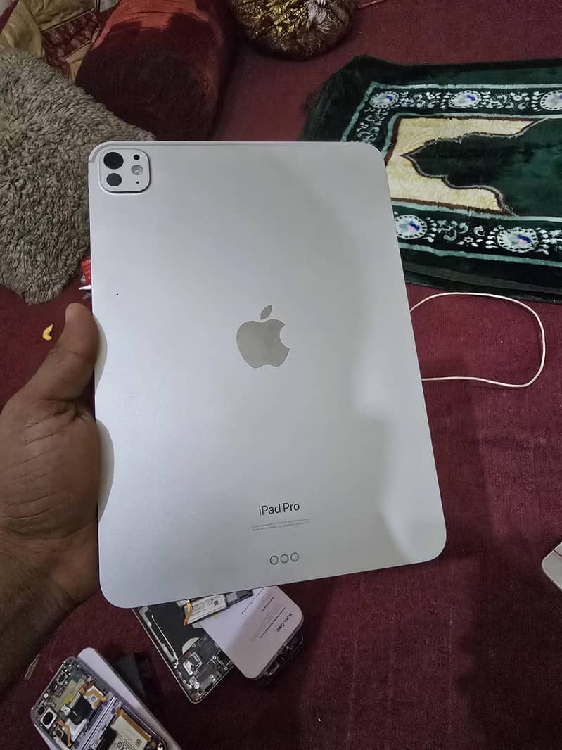 ipad m4 1