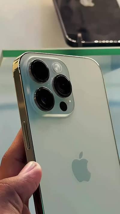 Apple iPhone 14 Pro Max jv