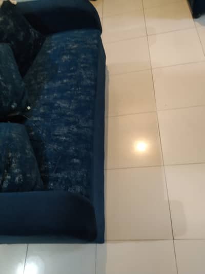 Ergent sale          7 seaters sofa set