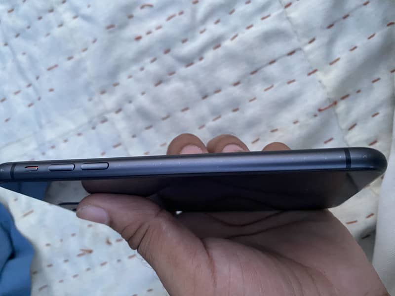 Apple iPhone 11 2