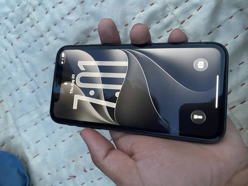 Apple iPhone 11 4