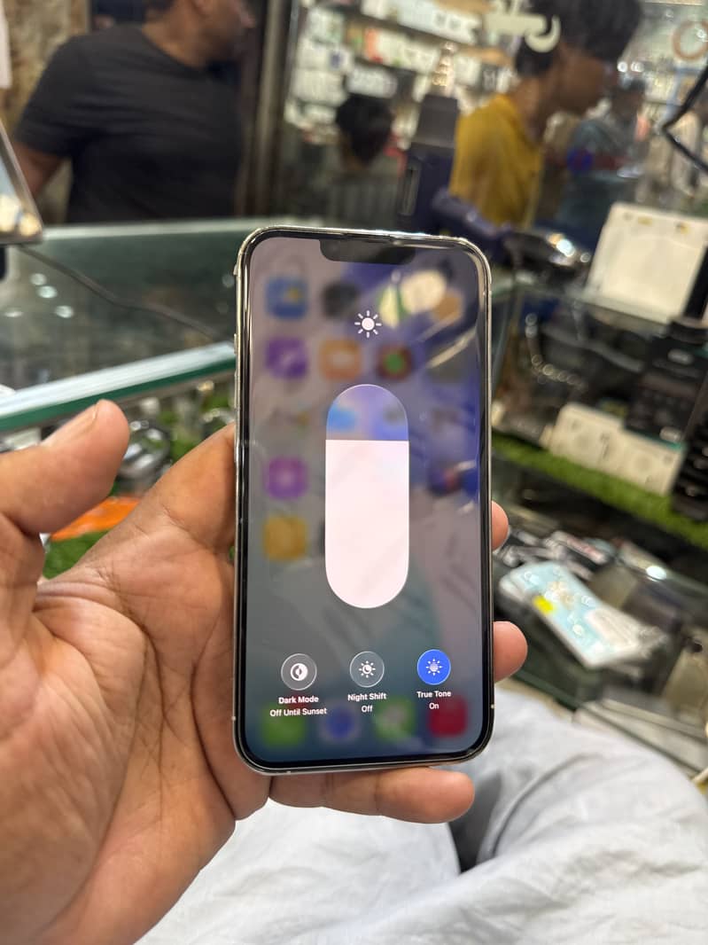 Apple iPhone 13 Pro 2