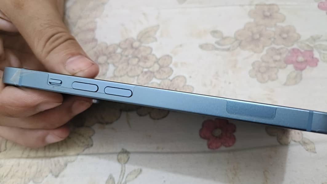 Apple iPhone 14 2