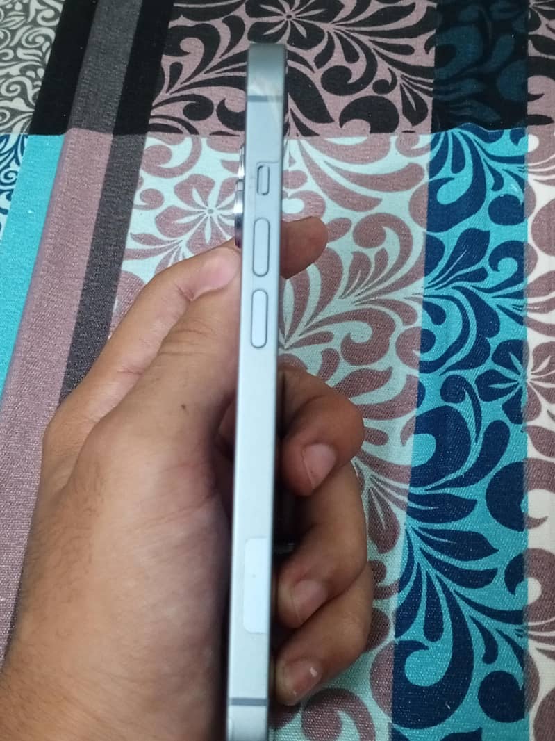 Apple iPhone 14 6