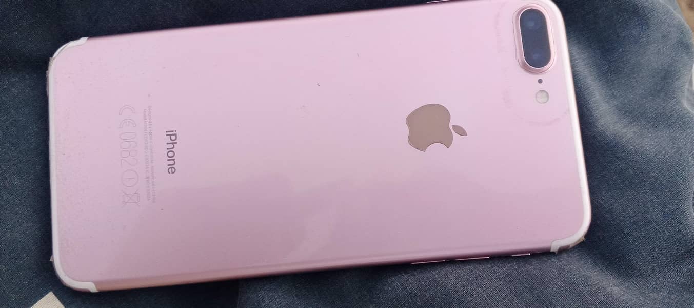 Apple iPhone 7 Plus 0