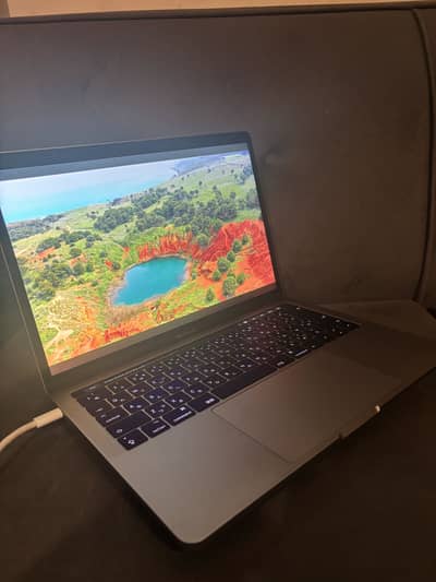 Macbook Pro | 13.1 Inch | 8/512GB |