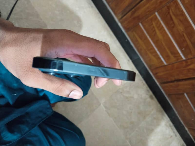 Apple iPhone 12 Pro Max 3