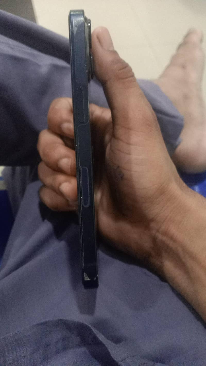 Apple iPhone 13 1