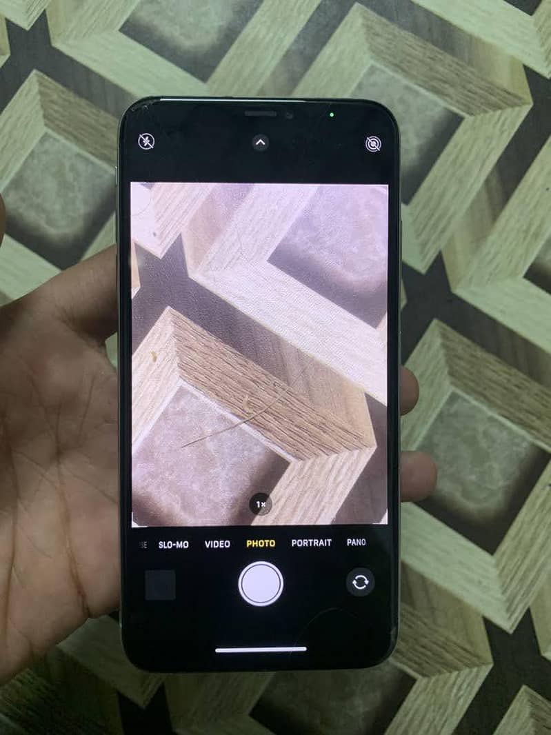 Apple iPhone XS Max 7