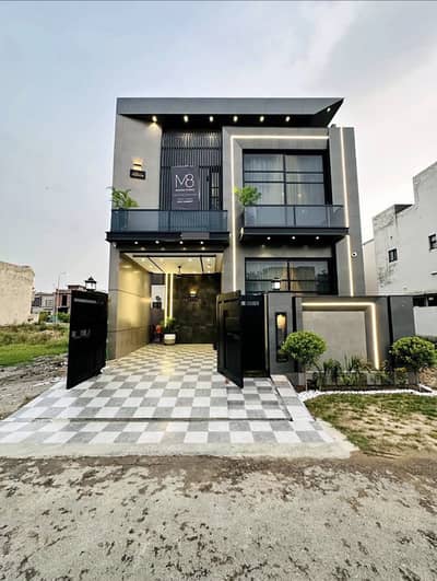 5 MARLA BEAUTIFUL HOUSE FOR SALE AT BAHRIA TOWN LDA APPROVED BLOCK