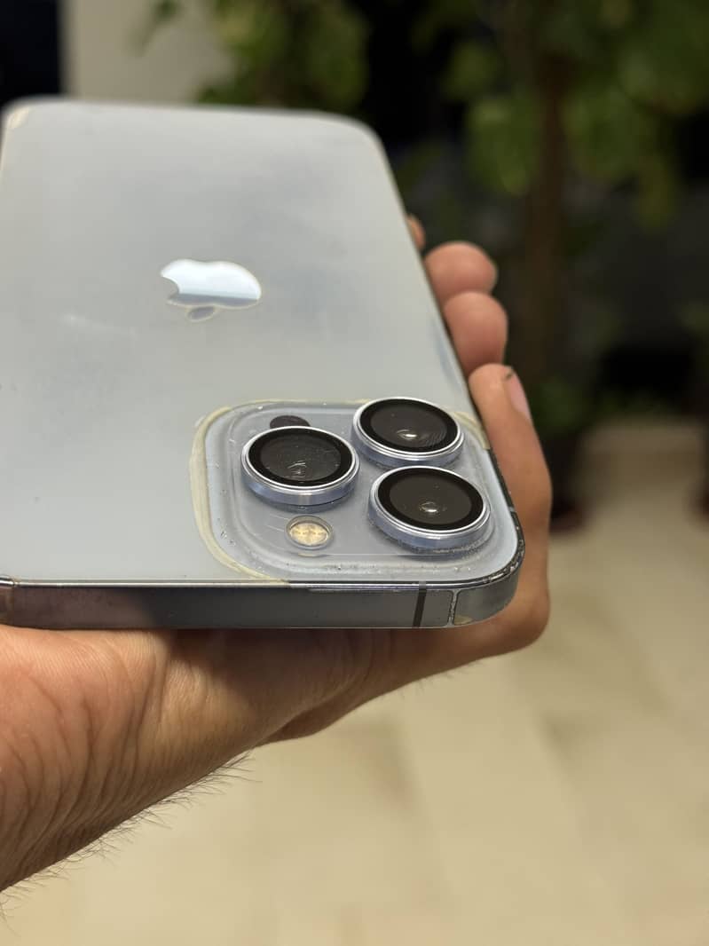 Apple iPhone 13 Pro Max 0