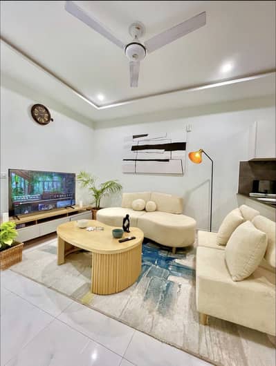 ONE BED LUXURY FURNISHED APARTMENT FOR SALE AT HOT LOCATION OF BAHRIA TOWN