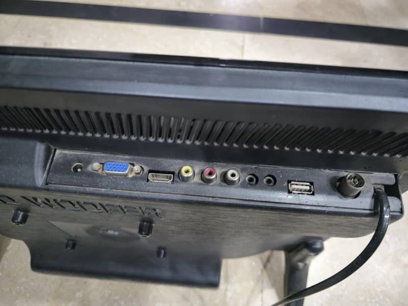 20 Inch LED. . 2