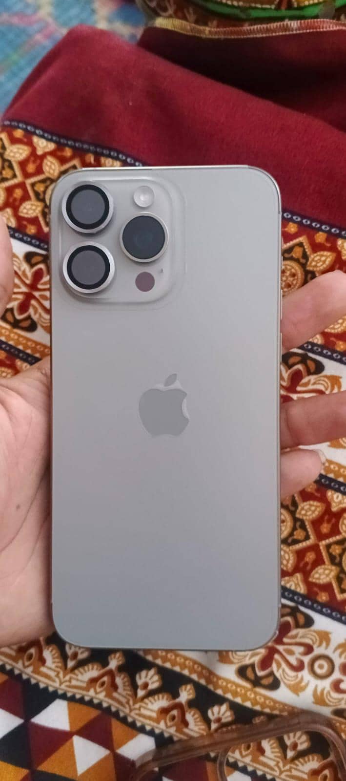 Apple iPhone 15 Pro Max 1