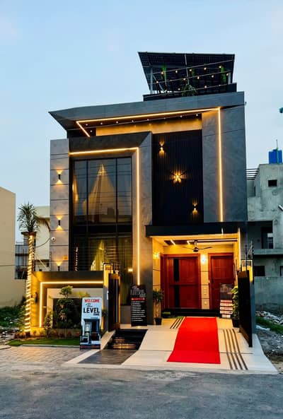 5 MARLA LUXURIOUS HOUSE FOR SALE AT PRIME LOCATION OF BAHRIA TOWN