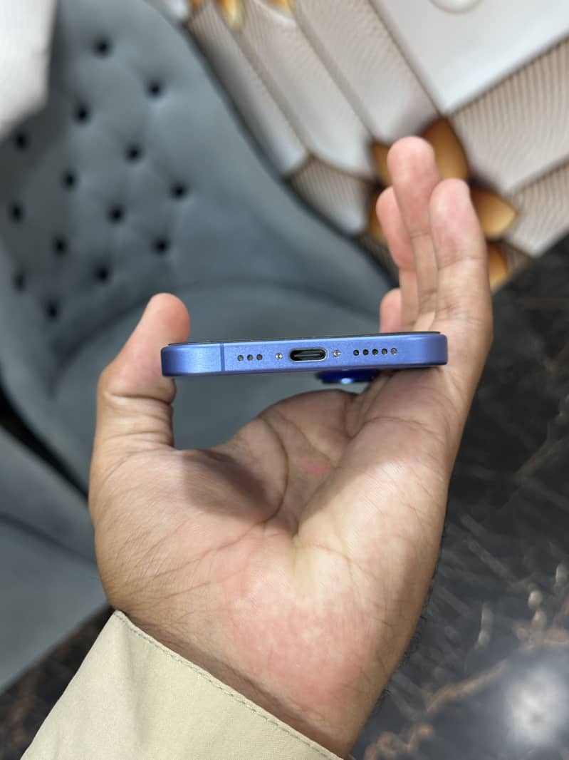 IPHONE 16 3