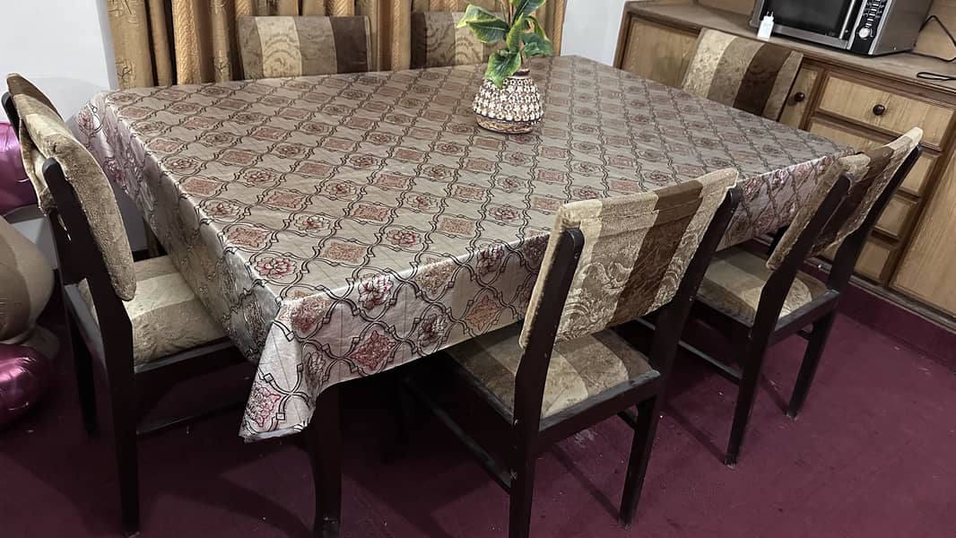 Dining Table 0