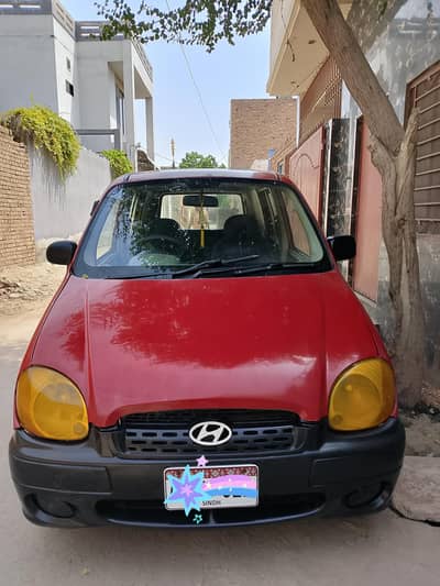 A Hyundai Santro 2000