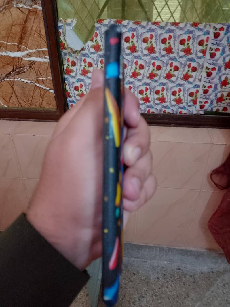 Realme 3 2