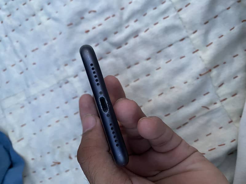 Apple iPhone 11 6