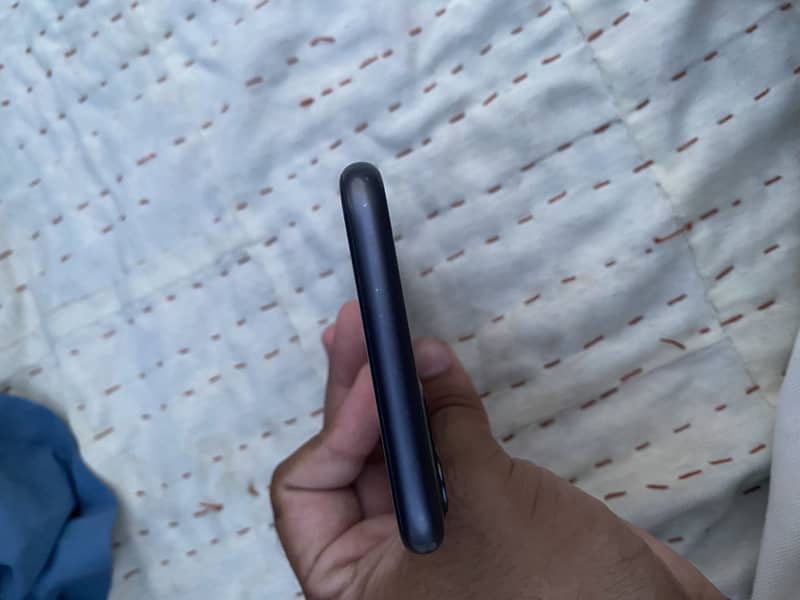 Apple iPhone 11 9