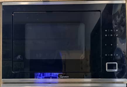 Signature Brand Microwave Oven