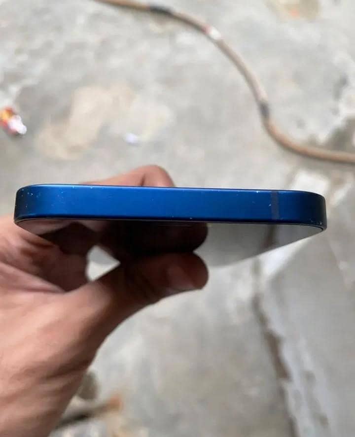 Apple iPhone 12 2
