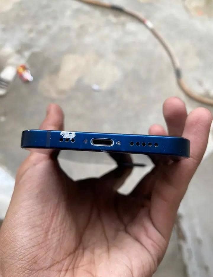 Apple iPhone 12 3