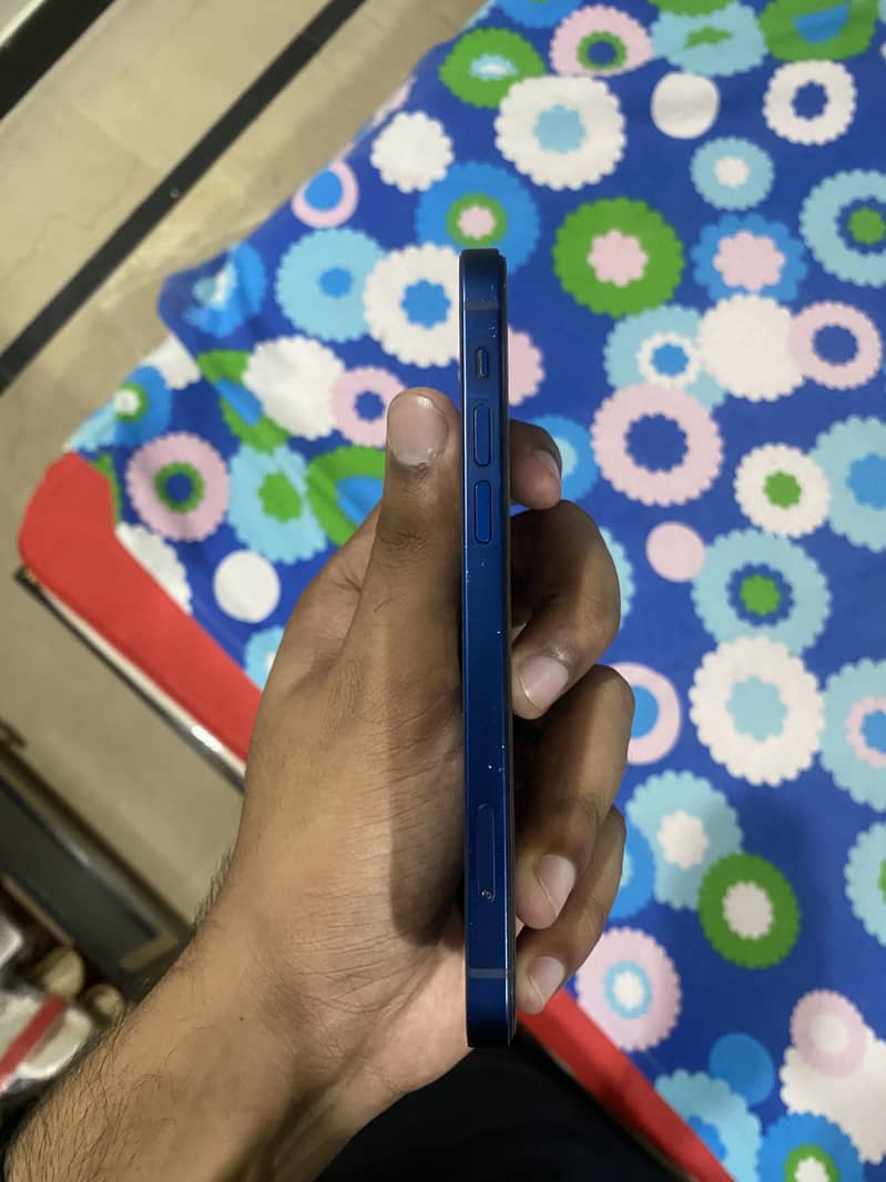 Apple iPhone 12 3