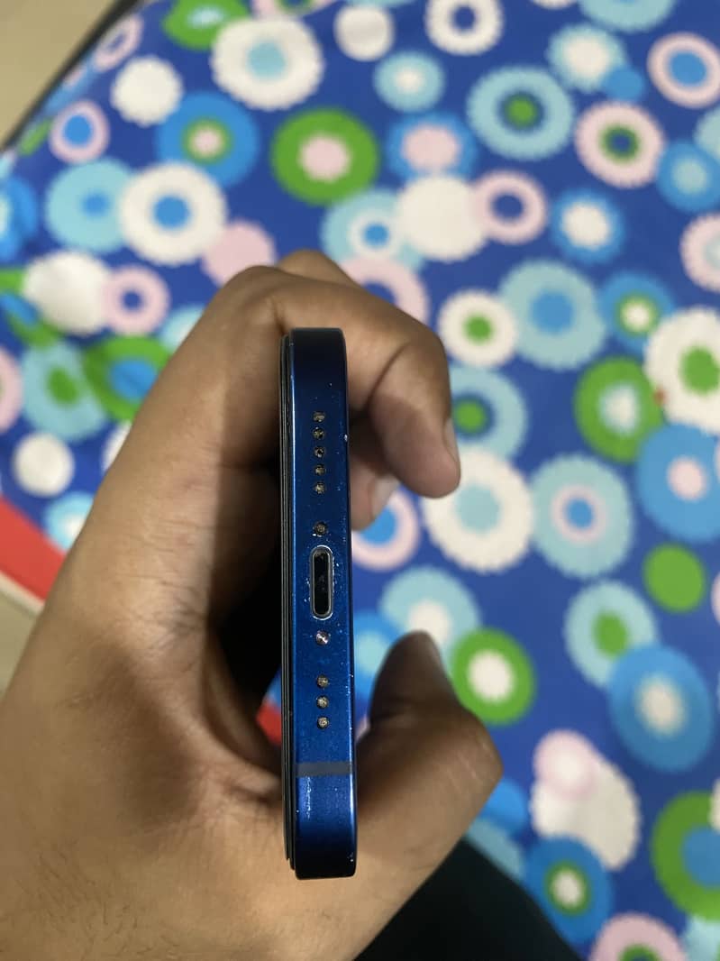 Apple iPhone 12 5