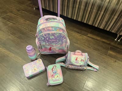 Smiggle mermaid trolly bag L17” xW11.5”xD6”