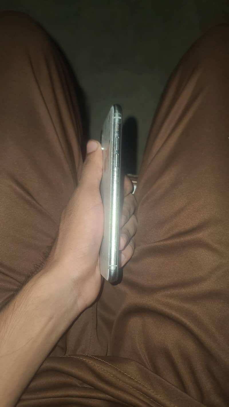 Apple iPhone X 0