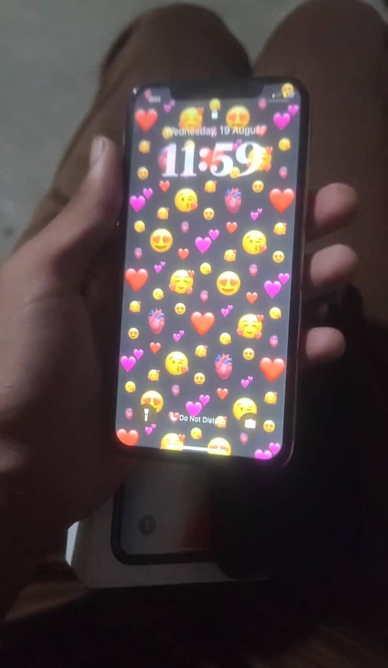 Apple iPhone X 3