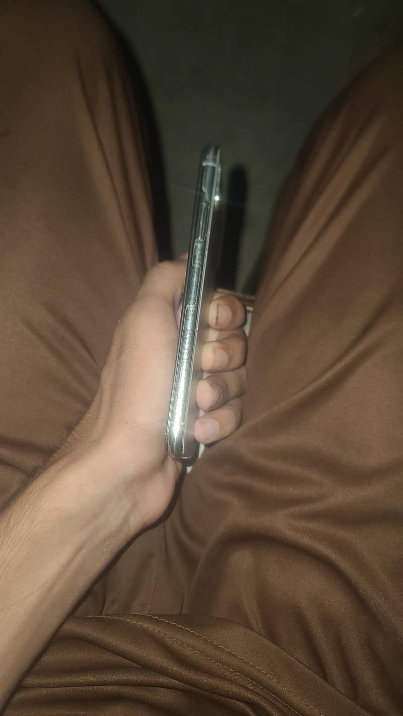 Apple iPhone X 5