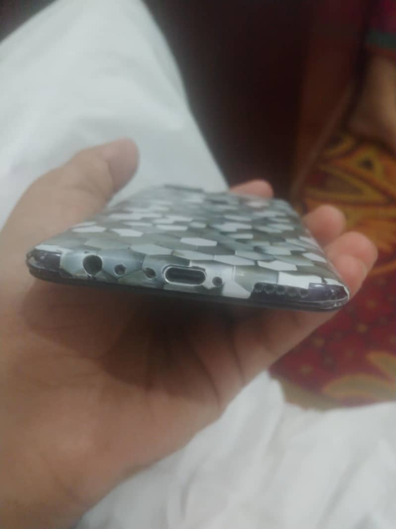 One Plus 5T 4
