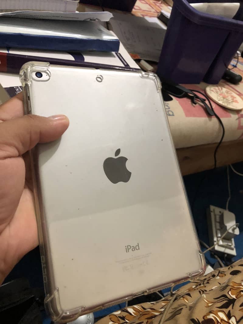 Ipad mini 4 screen cracked 3