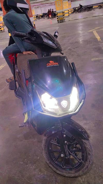 For sale crown mobility beling