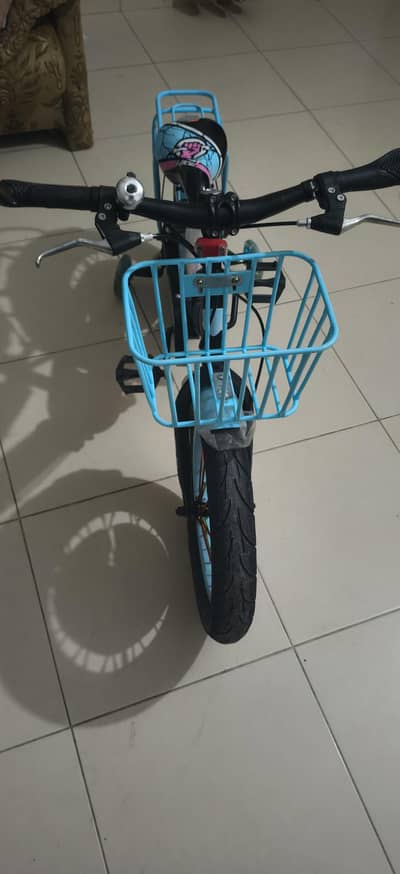 kid cycle imported icka weight b zyada ha local ni ha ye