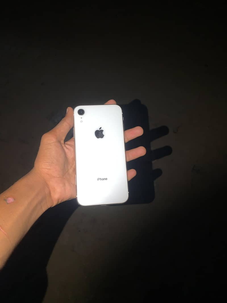 Apple iPhone XR 3