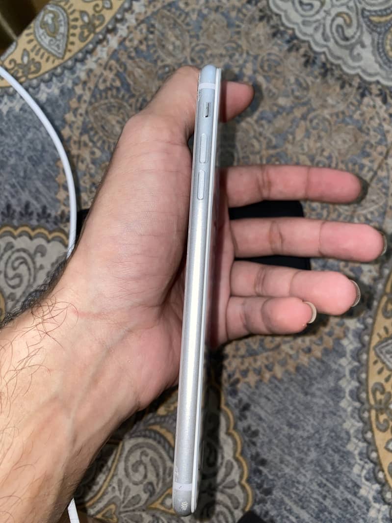 Apple iPhone 8 Plus 2