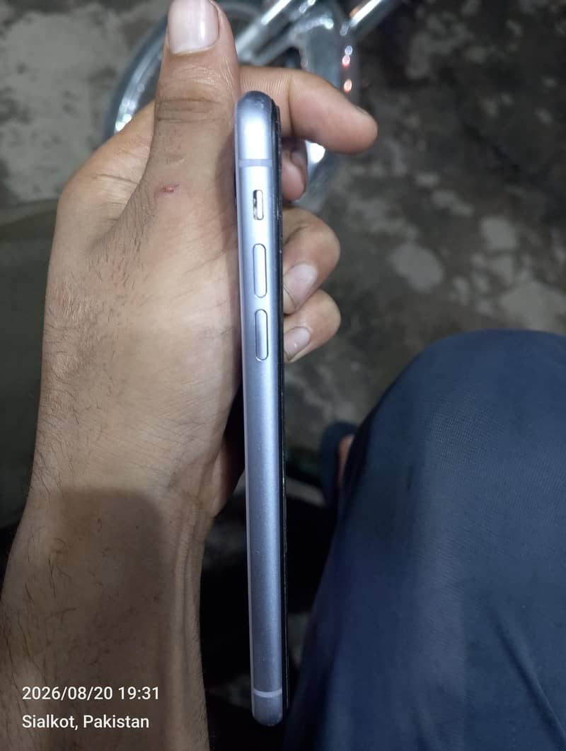 Apple iPhone 11 1