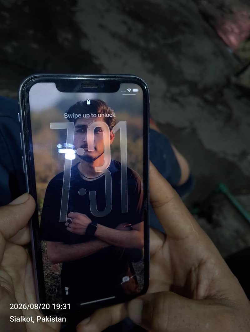 Apple iPhone 11 4