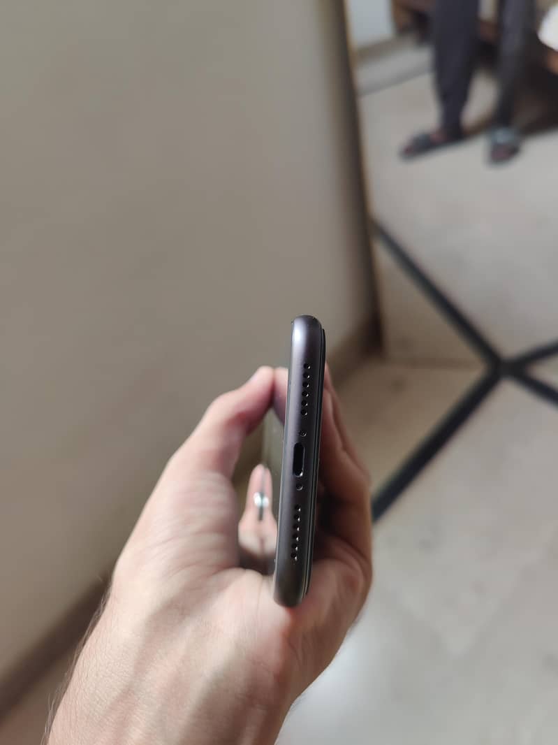 Apple iPhone 11 5
