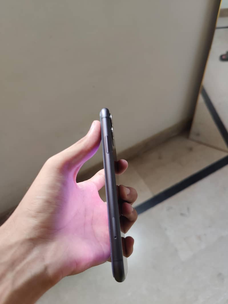 Apple iPhone 11 6